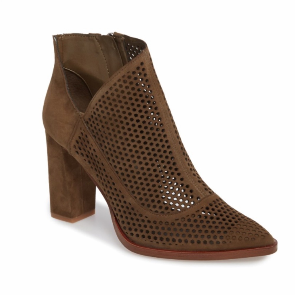 Vince Camuto women’s booties size 9